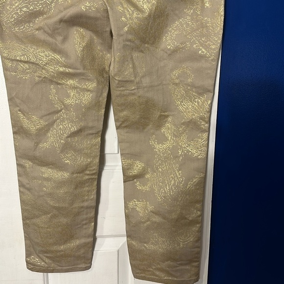 NWT Chico’s Tan & Gold Paisley Perfect Stretch Girlfriend Slim Ankle Jeans Sz 10 - Picture 7 of 12
